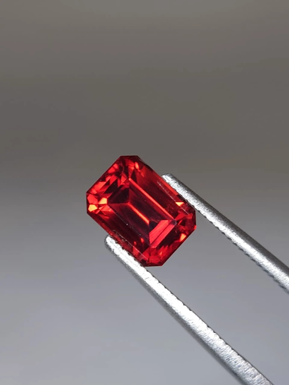 2.2ct Natural Emerald Faceted Malaya Garnet from Tanzania — view 3
